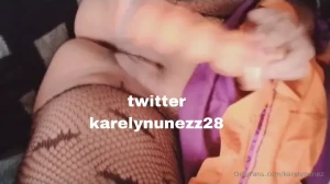 Imagina que me azotas tu verga en mi jugosa vagina