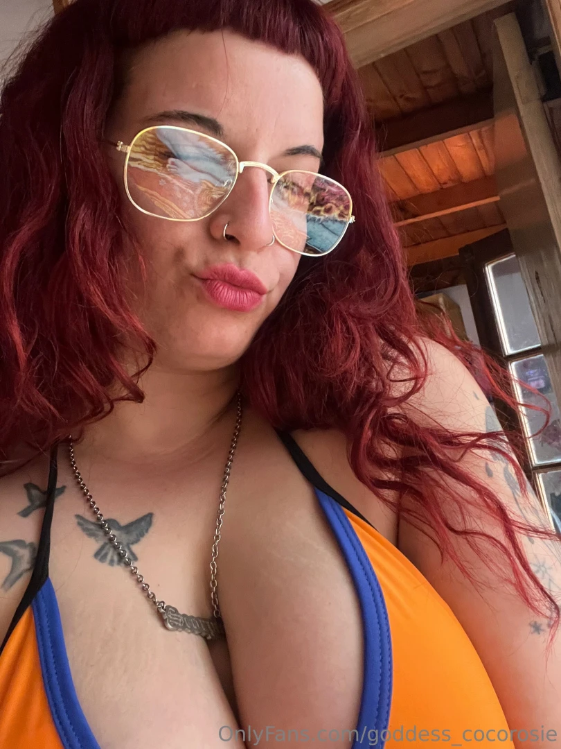 I have a pair of new glasses ah and a new bikini too lol 