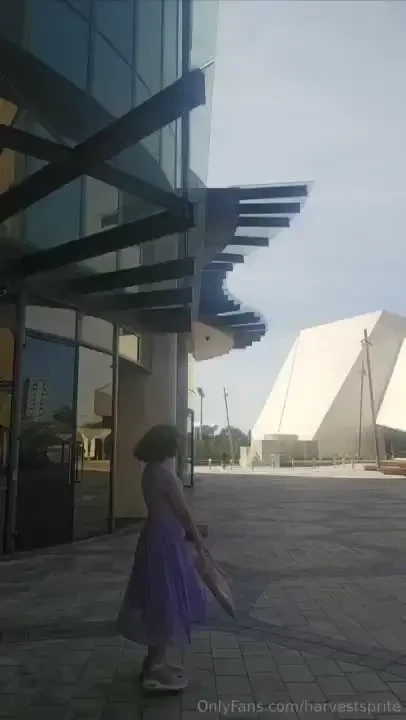 A dumb video of me being a dumbass cause i felt cute 