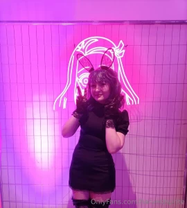 Would it be cool if i post cute dumb outfits looks and cosplay stuff