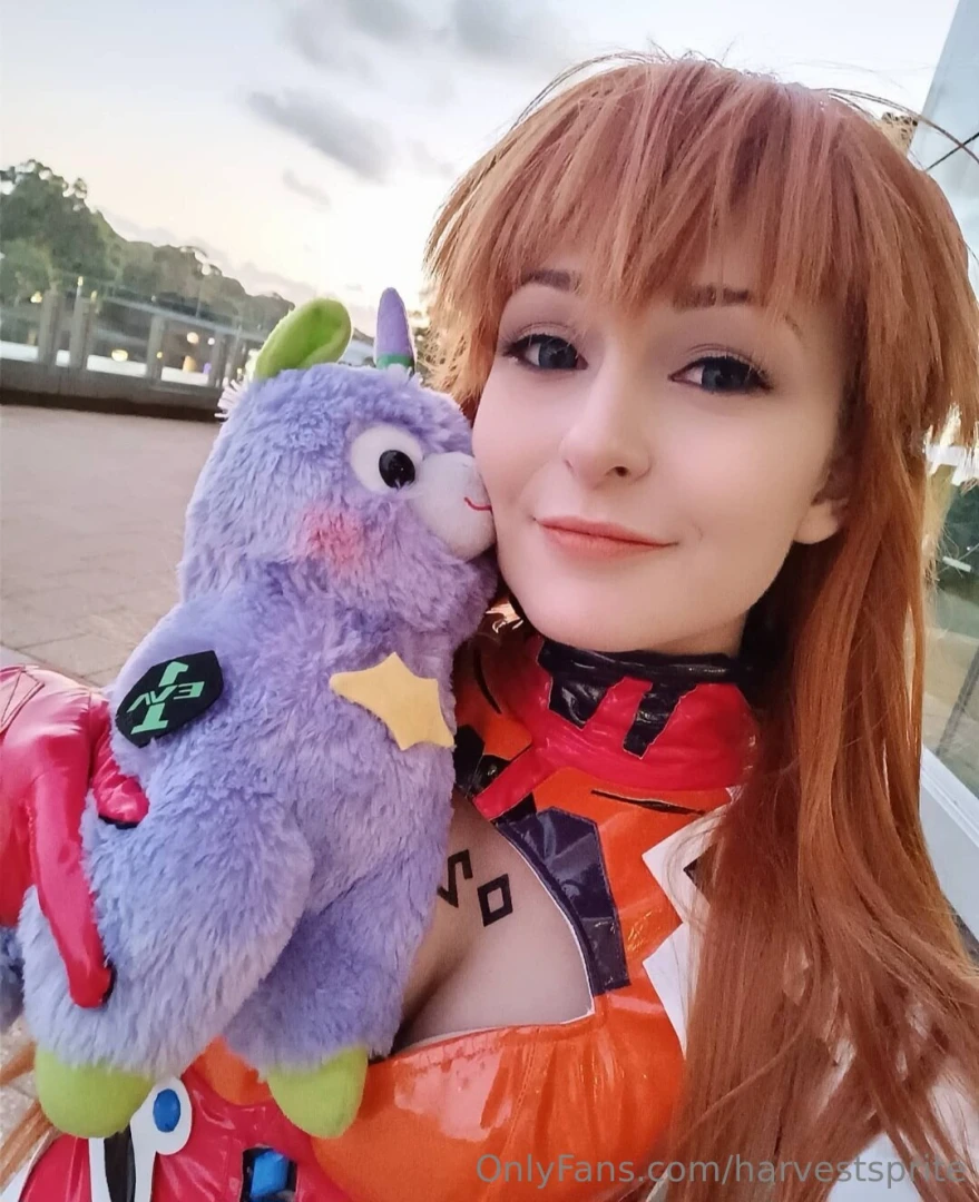 I miss cosplaying i don t know how i only just realised i ve cosplayed 