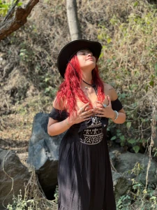 Deseosa de hacerte una rusa en las profundidades del bosque