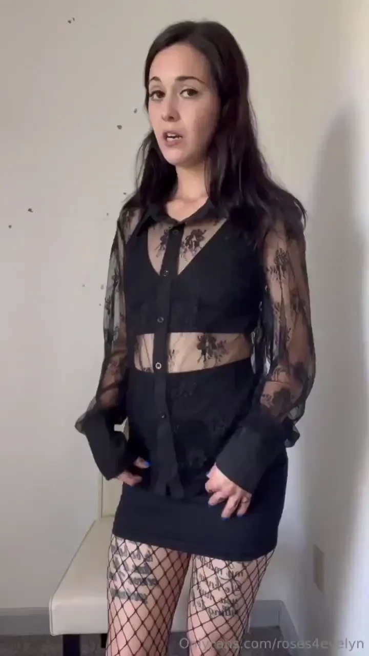 Employee seduces her boss 