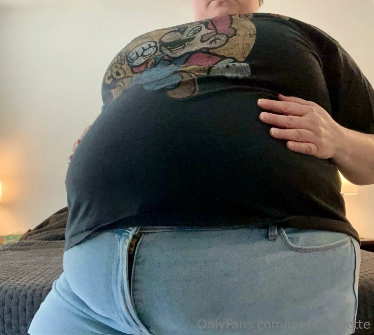 Obsessed with how i look in old jeans 