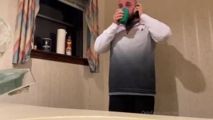 Jock s bulk goes wrong protein powder turns him into a fat balloon
