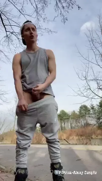 Do you want to rollerblade with me 