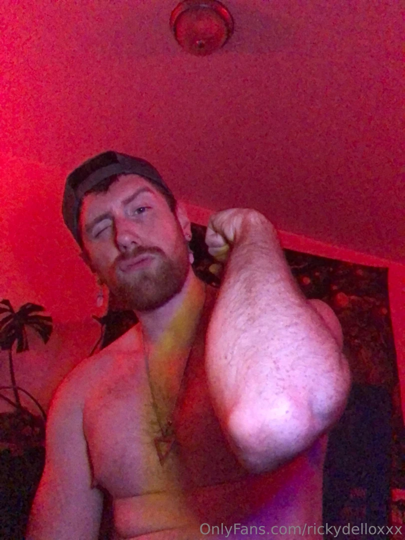 My forearms need to be bigger 