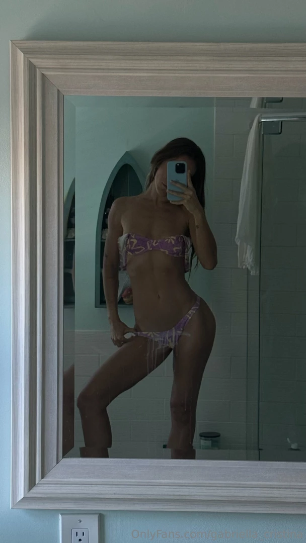 Dm me i have a hot surprise for you 