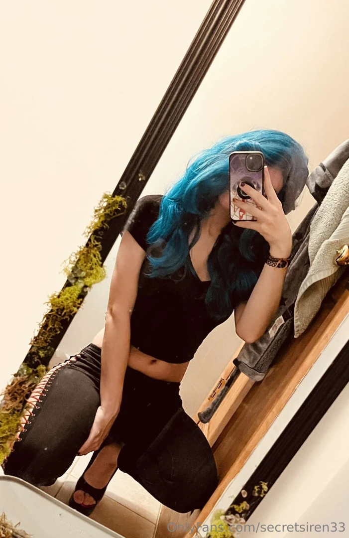 Who want to go on a walk with me 