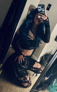 How does your favorite punk girl look