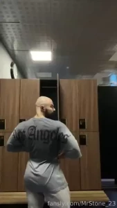 My shirt is so sweaty after the long cardio u could feel that smell