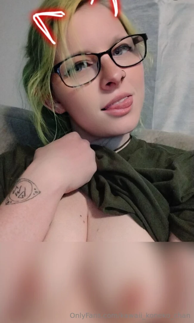 It s been wayyy to long cum see how wet i am and play with me babe 