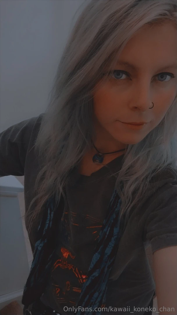 Anyone available and want to play while i work i have a free block 