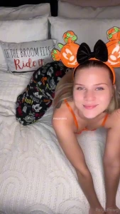 Backshots while we watch scary movies part 2