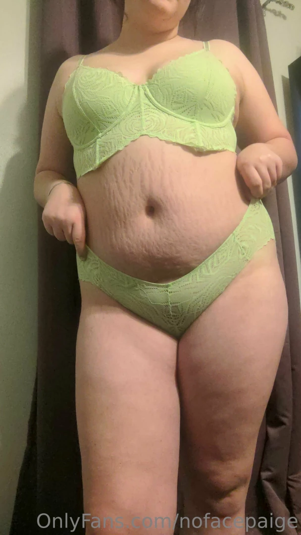 Got my first adore me box what ones should i keep part 6 