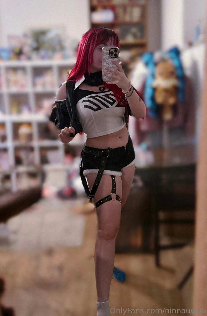 Mmmm i got a new cute cosplay i think we need more pictures you agree 