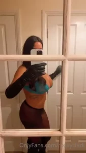 Queen looking for a king