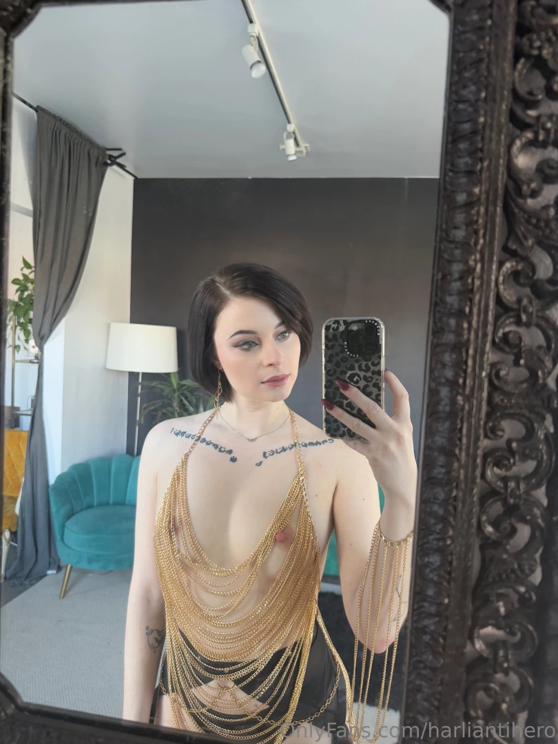 Photoshoot today this body chain was so cold 