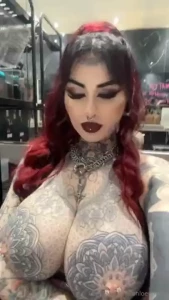 Don t forget i m a stripper who wants a lap dance