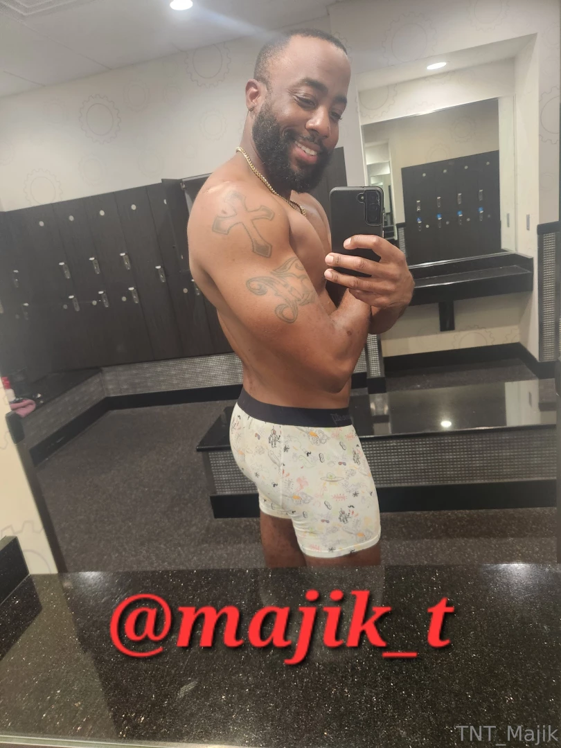 Late night gym workout 
