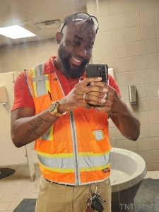 Excuse the dirty mirror thats not my job happy monday peeps have a