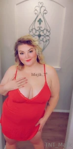 Maybe the red hmmm full photo shoot available now part 1