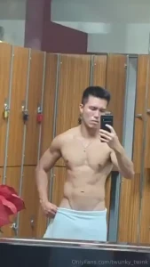 Oops i dropped my towel in the locker room