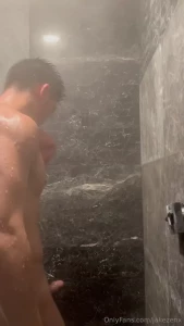 Prettiest shower i ve jerked off and came in