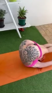 Want to see some naked yoga baby message me xx