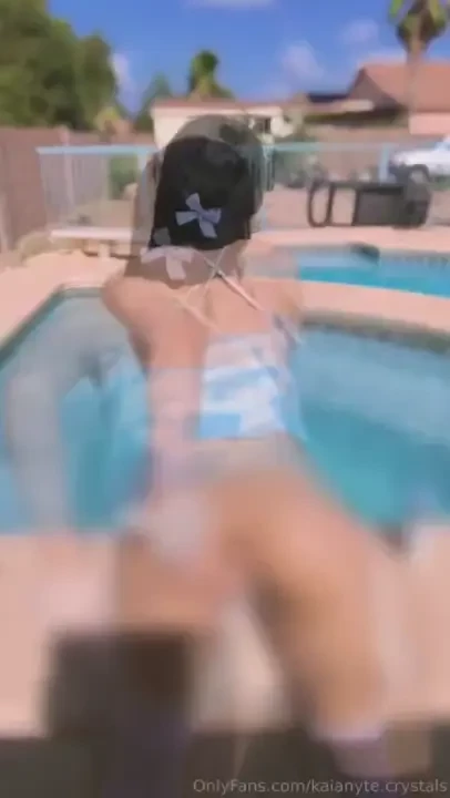 Rub it in nice and deep until my skin is soft shimmering booty massage 