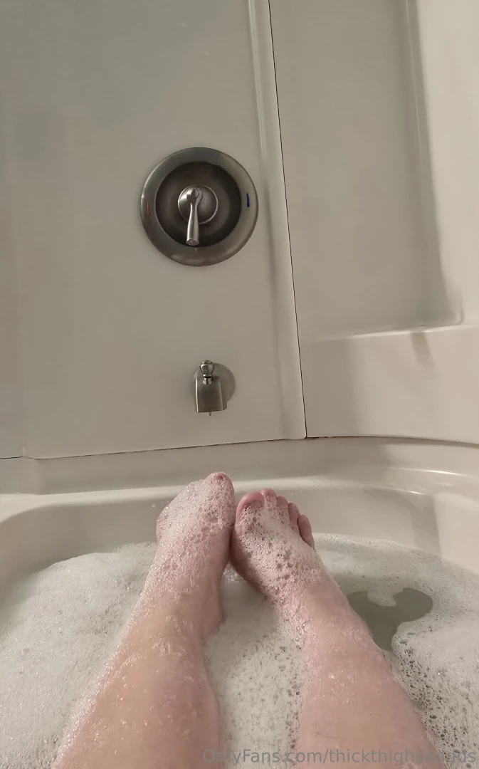 Anyone wanna buy some nudes 3 each 