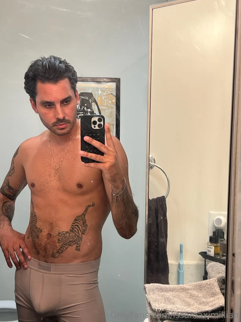 Just a little morning flex to start your day right 