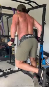 I love getting a heavy lift in on a saturday morning weighted dips