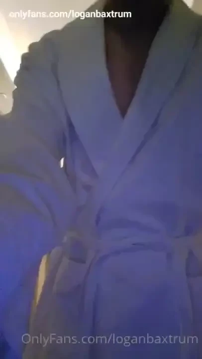 Happy friday guys new risky-frisky vid is out for y all would you 