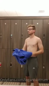 Quickie in la fitness right before massive shutdowns some flashing in