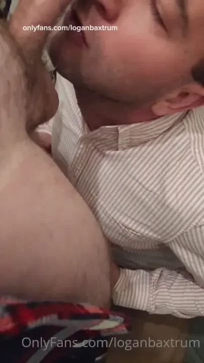 Sometimes daddy needs to take a quick break in the middle of the work 