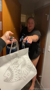 I hate walking on hotel floors barefoot wbu