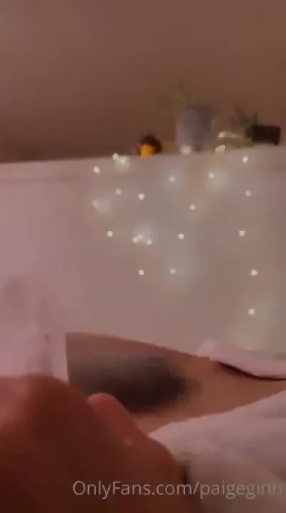Measuring my pubes 