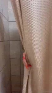 A short little rv shower it was sooooo crowded i had to be quick in