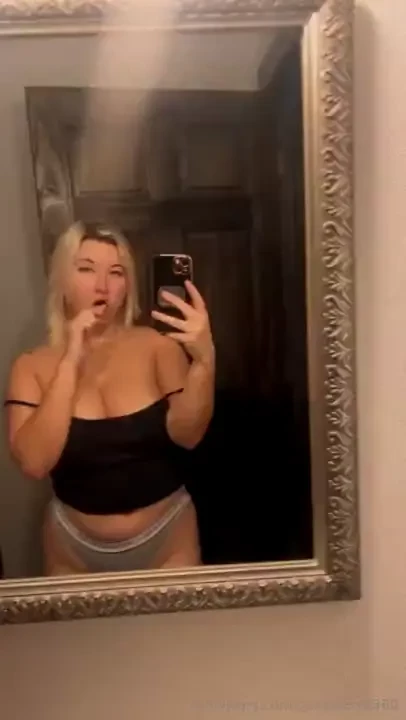 Brushing my teeth like a good girl part 1 