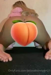 I have no panties on tip for the 30 second uncensored video