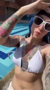 Heey anyone for sunbathing with me