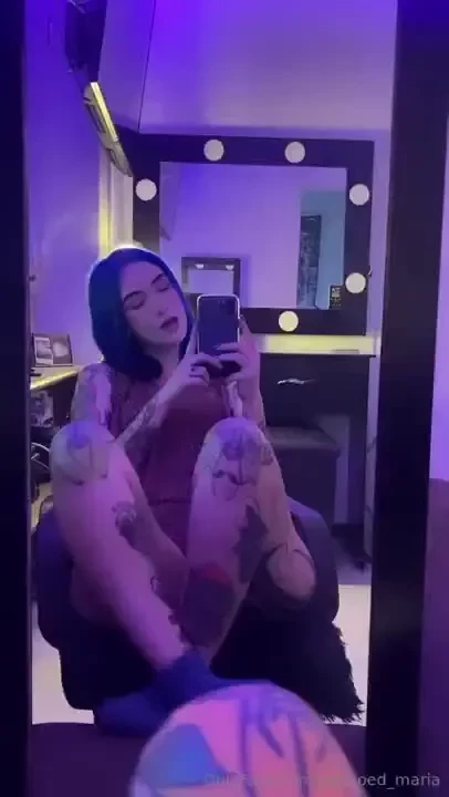 Cant sleep who wants to make me company 