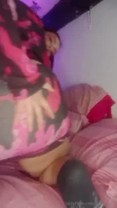 U wanna see more of my ass hit me in my inbox