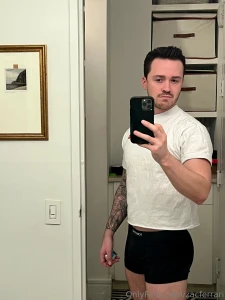 A quick mirror pic because i know you can t get enough