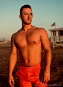 Who needs tattoos when you re already this hot