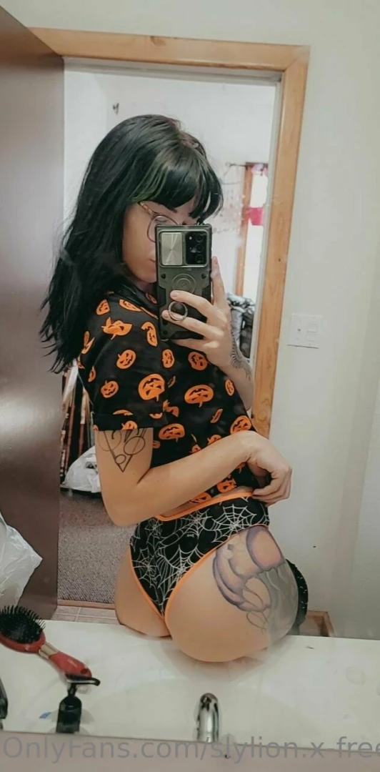 Spooky season has arrived on my https onlyfans com slylionx come join 