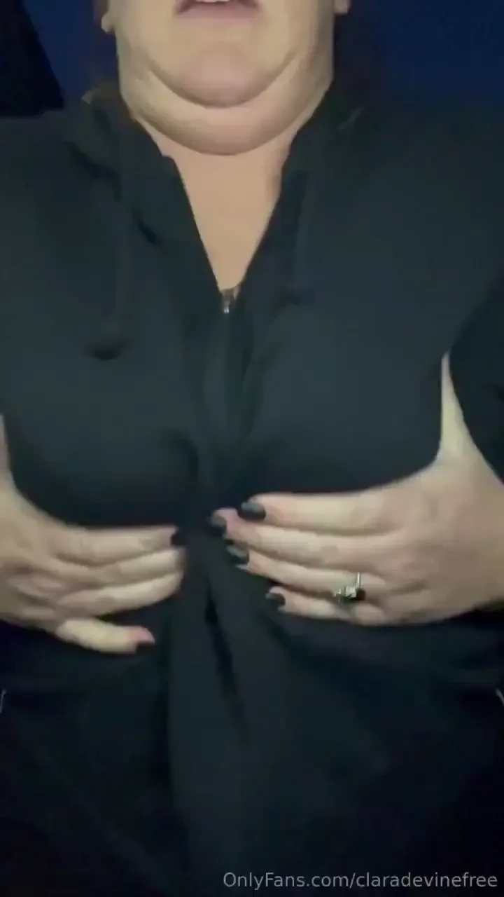 Give me a good reason to completely unzip my jacket for you 