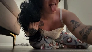 Let me tongue ur cocky pls