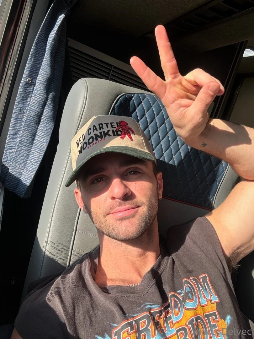 Chill vibes peace out 